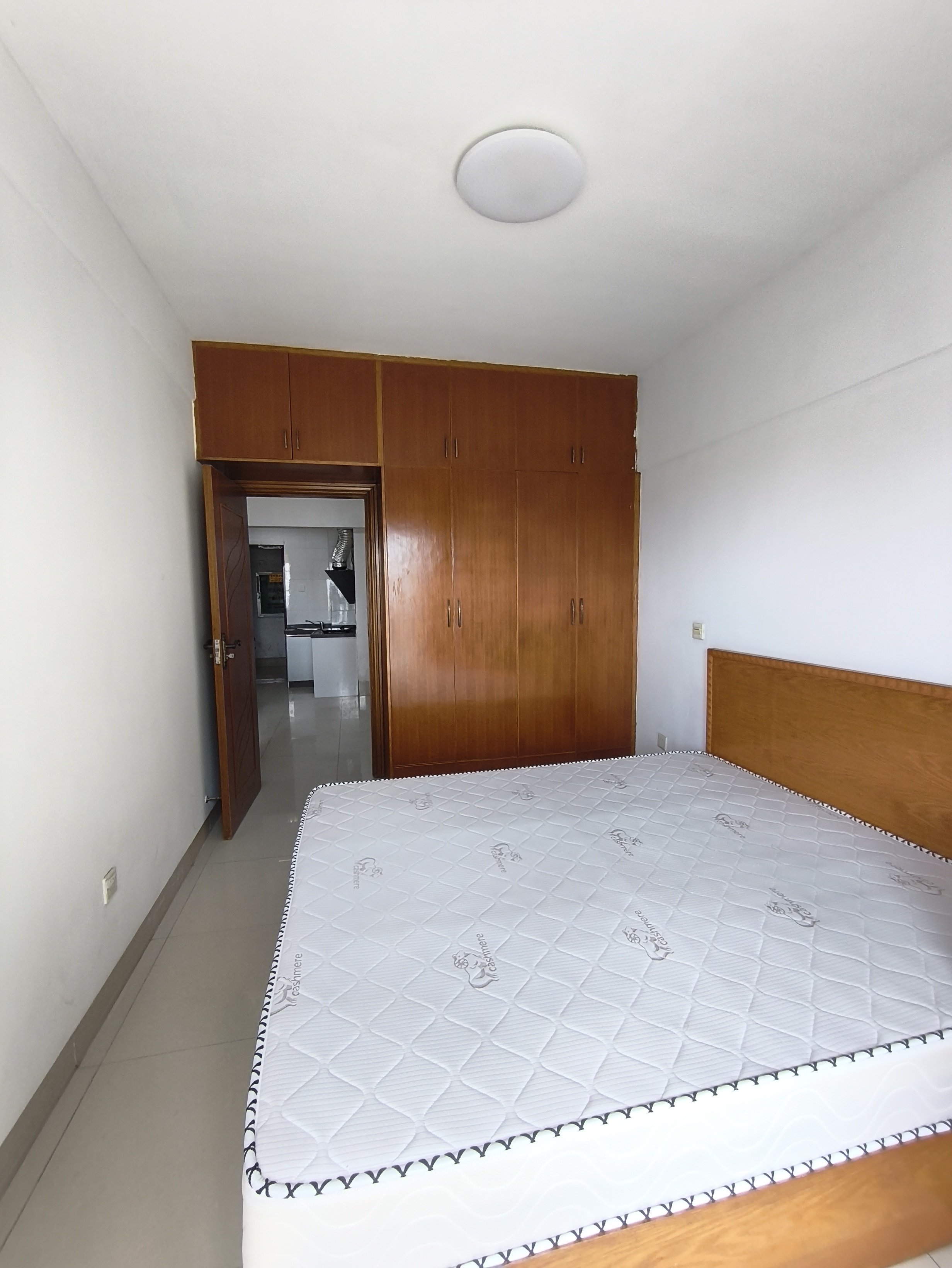 鑫利华商厦1房1厅43.53m²1000元