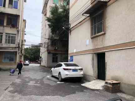 荣耀华西馨园