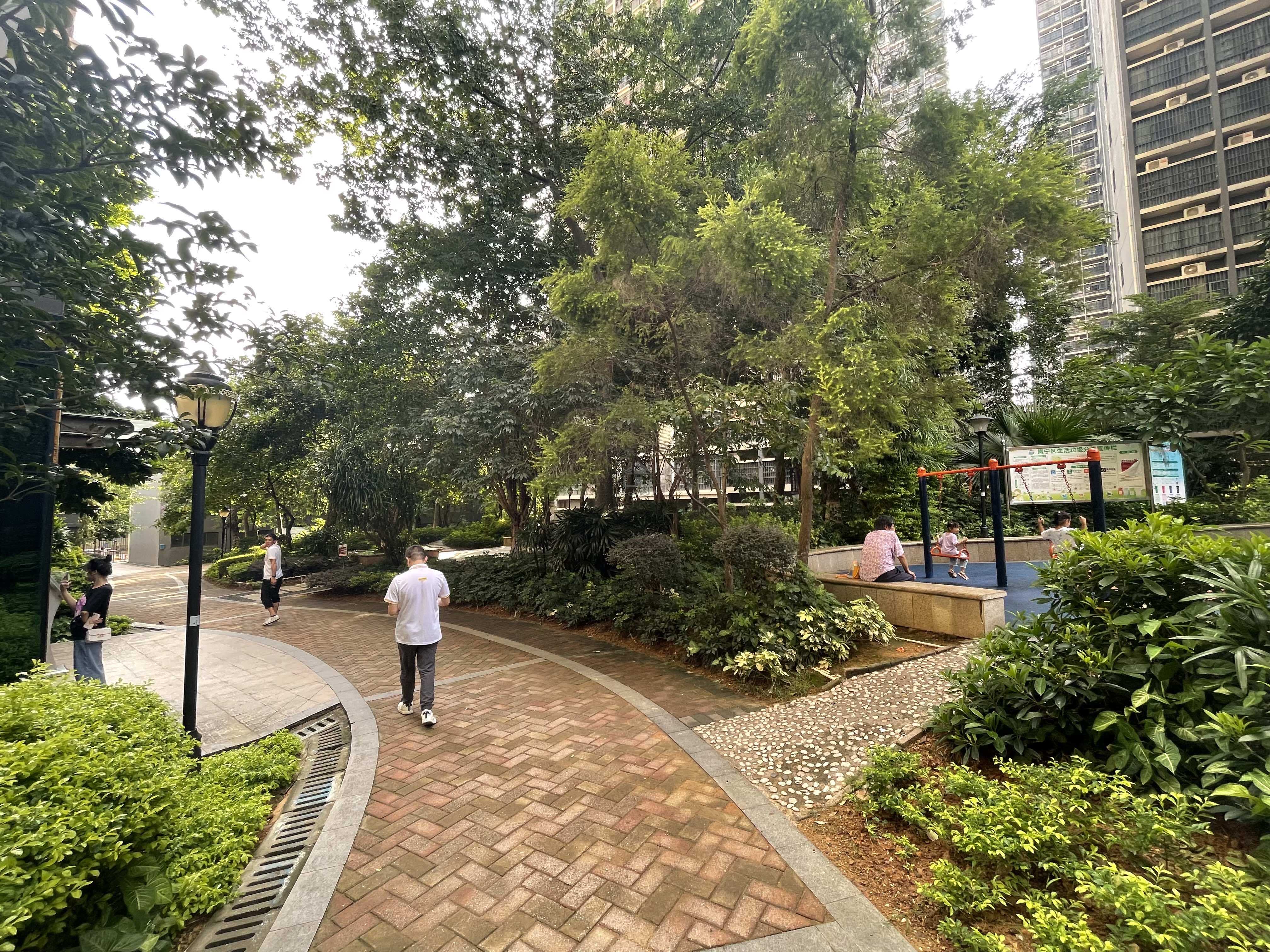 昌泰水立方龙岗大道旁 小区
