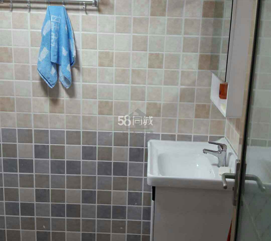 东盟华府3房2厅40万 厕所